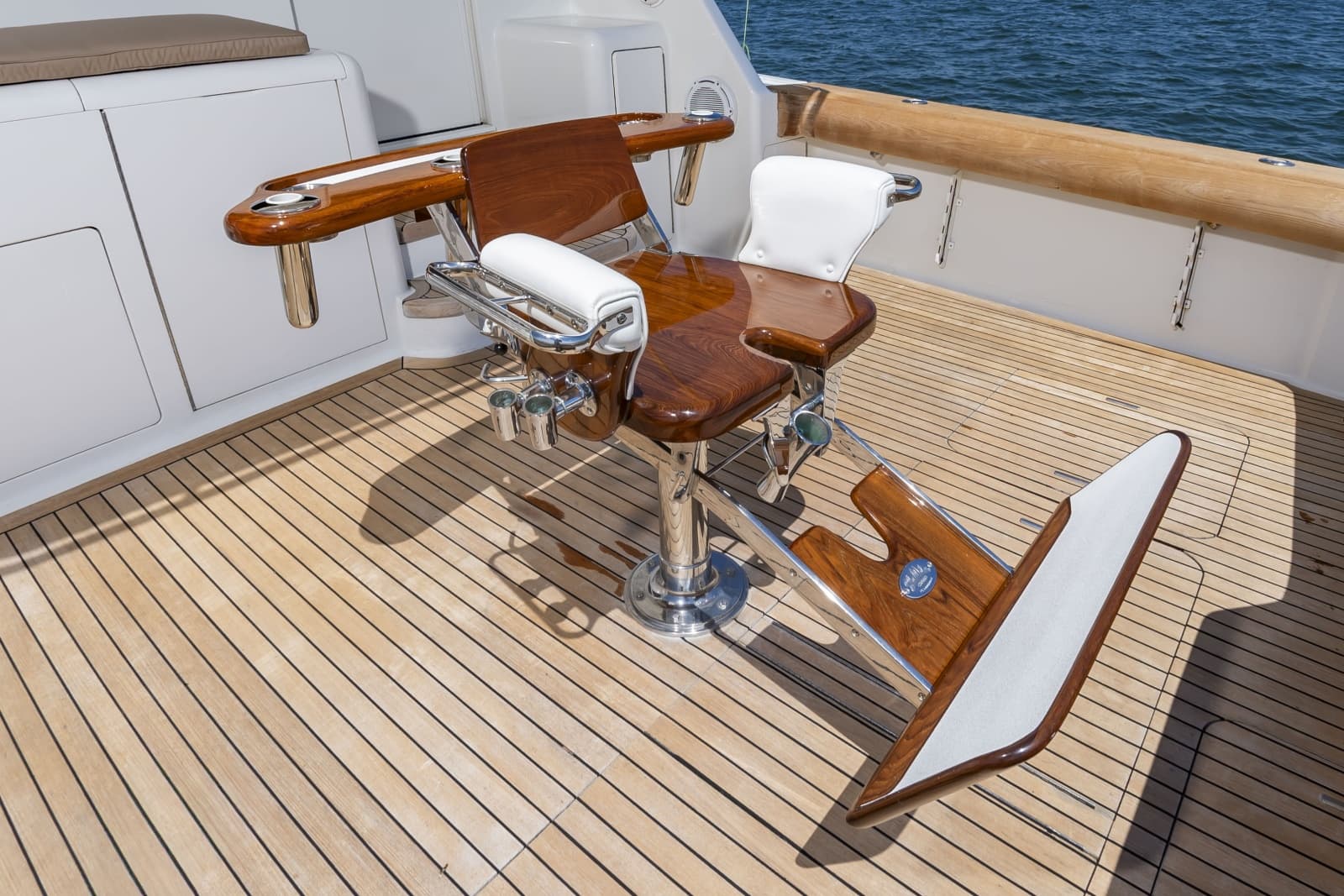 1999 Viking 55 Convertible Sportfish - Photo 23