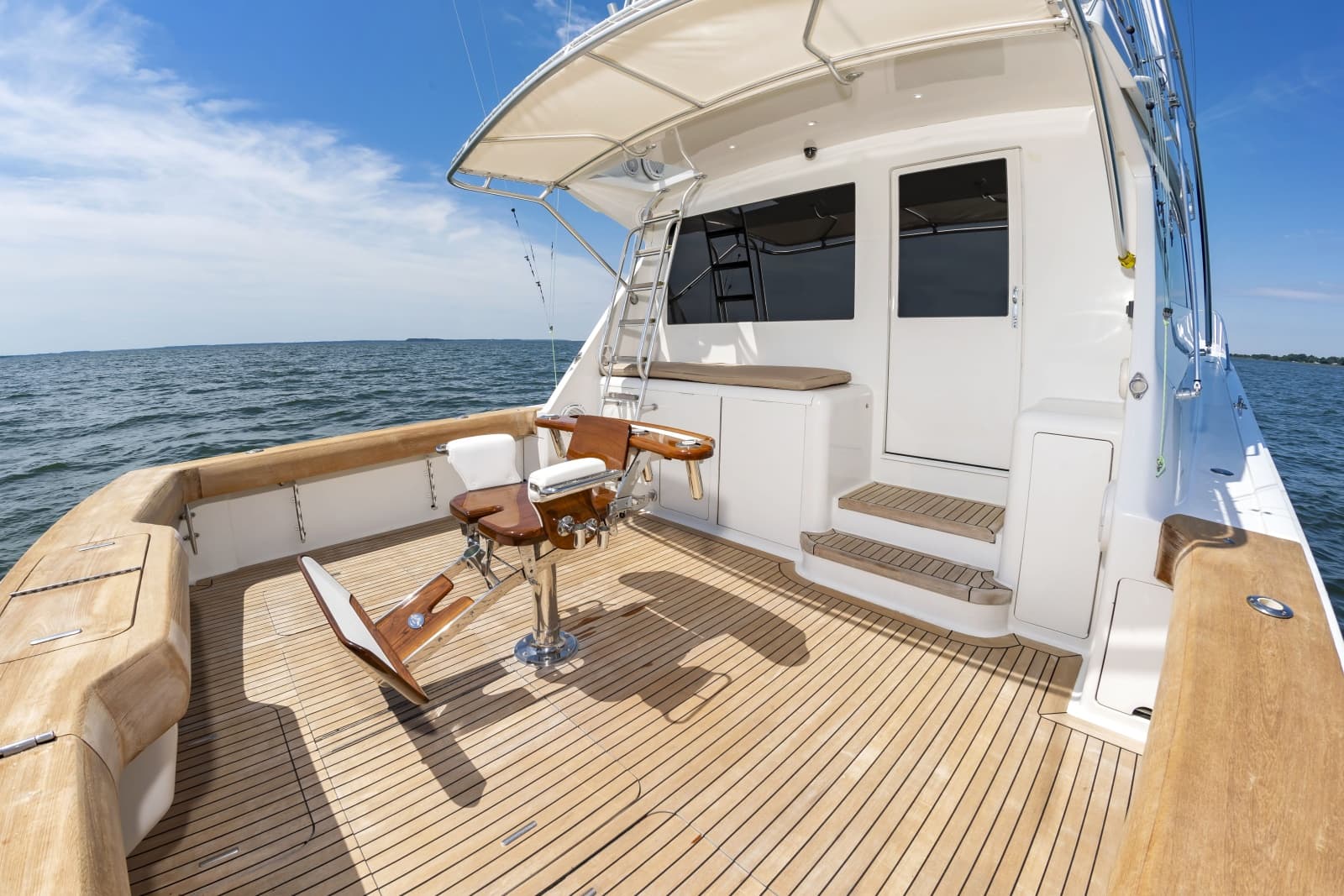 1999 Viking 55 Convertible Sportfish - Photo 18