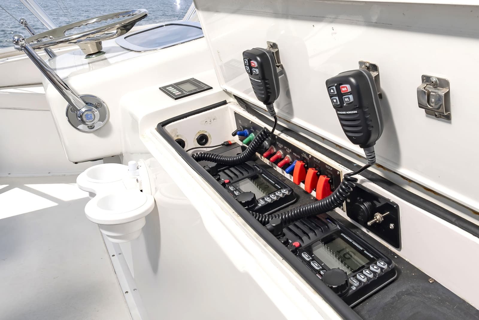 1999 Viking 55 Convertible Sportfish - Photo 12