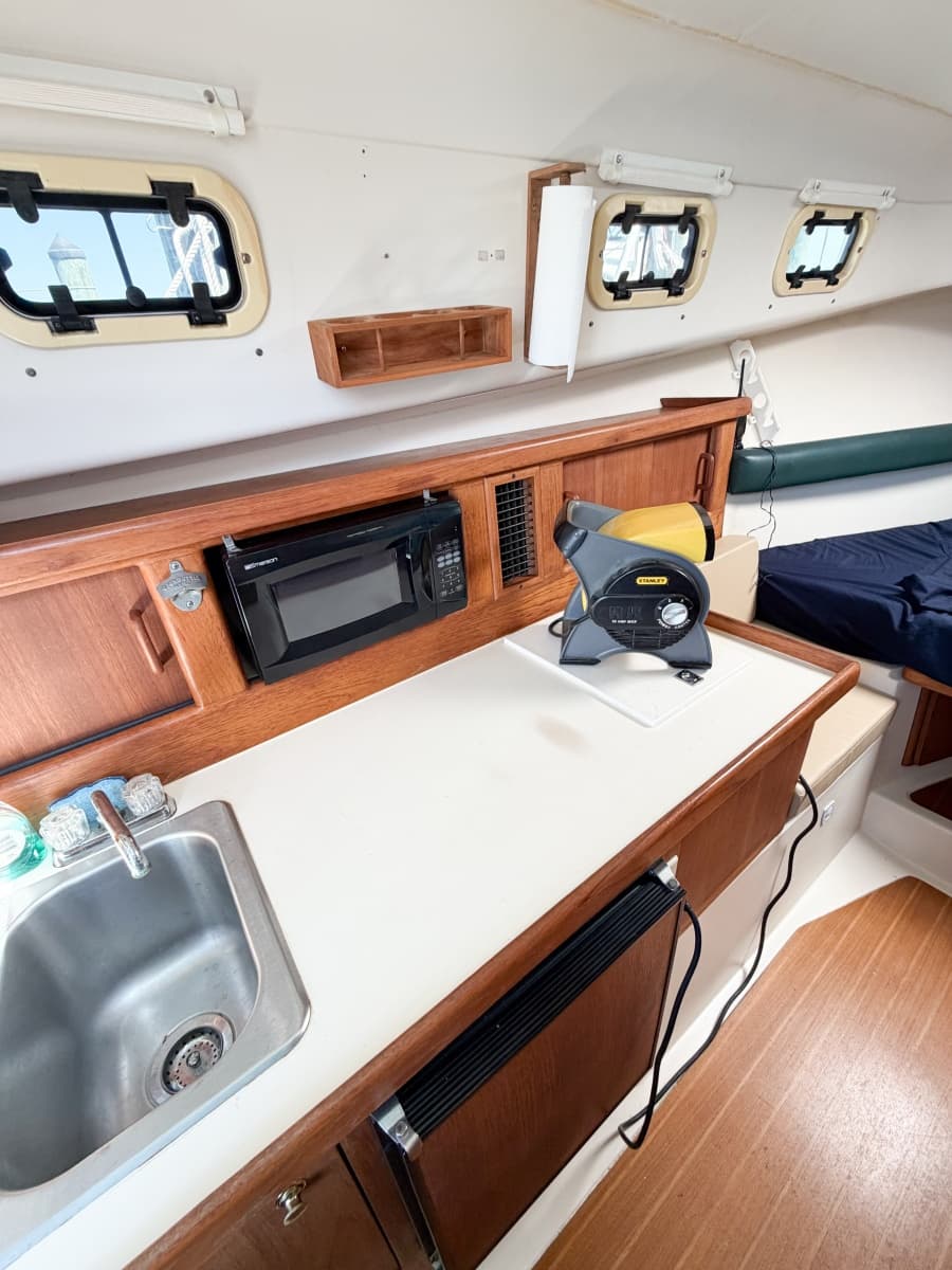 2000 Mainship Pilot 30 - Photo 18