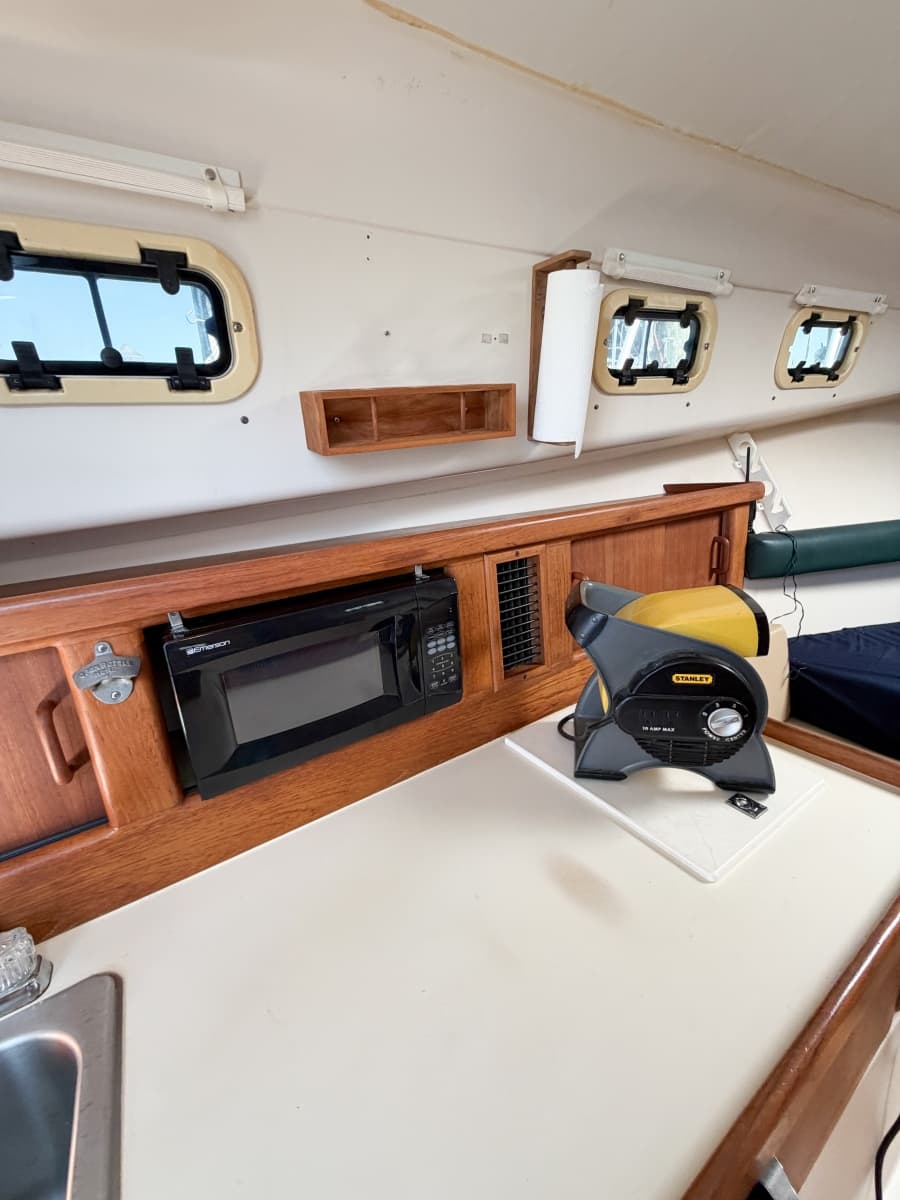 2000 Mainship Pilot 30 - Photo 25