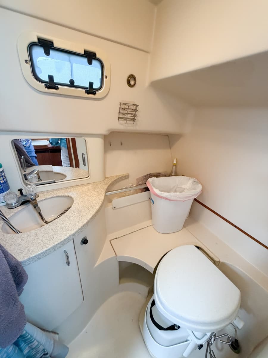 2000 Mainship Pilot 30 - Photo 16