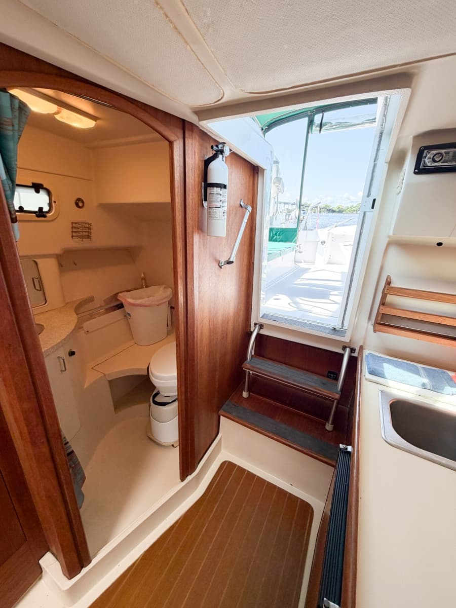 2000 Mainship Pilot 30 - Photo 23