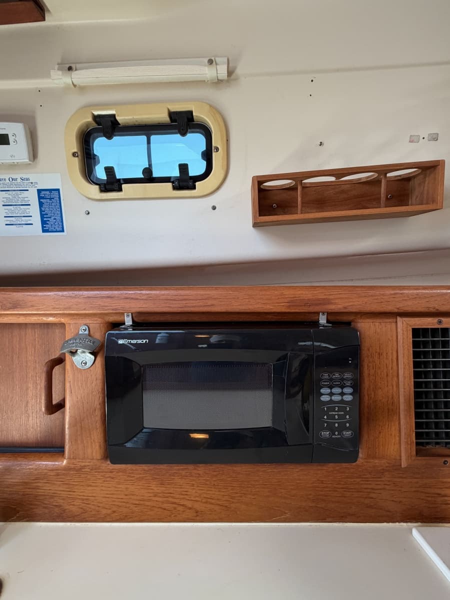 2000 Mainship Pilot 30 - Photo 31