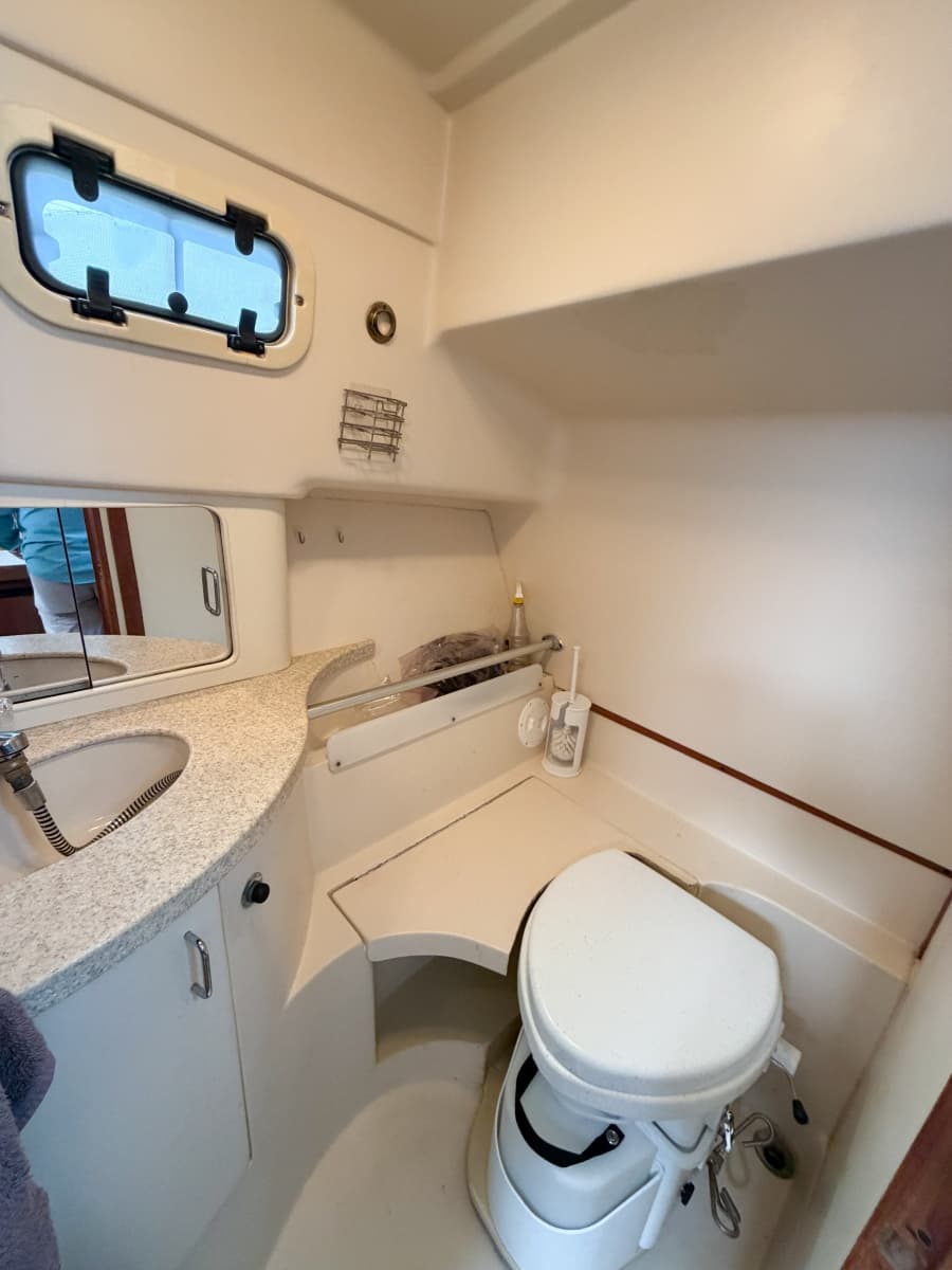 2000 Mainship Pilot 30 - Photo 15