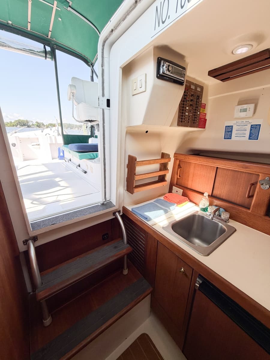 2000 Mainship Pilot 30 - Photo 17