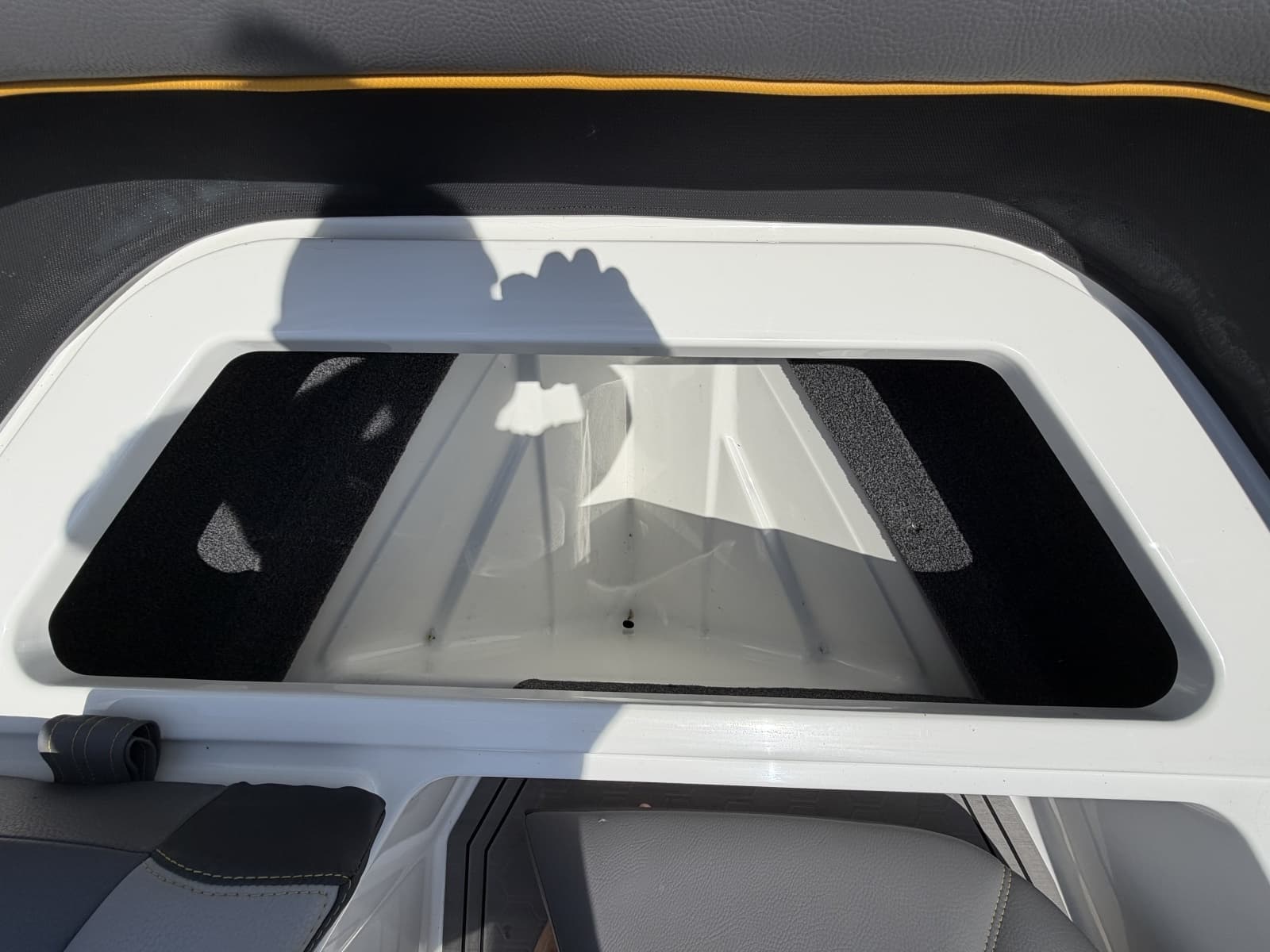 2021 Cobalt R8 Surf - Photo 13