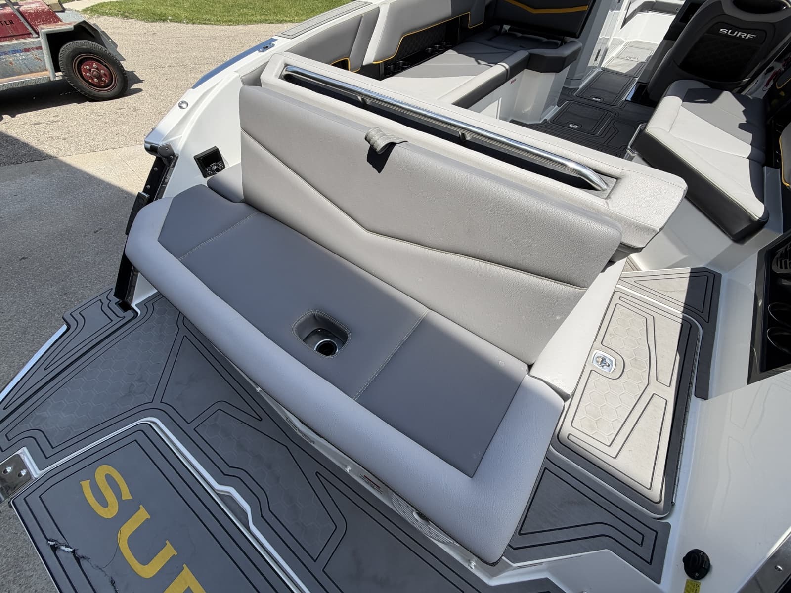 2021 Cobalt R8 Surf - Photo 23