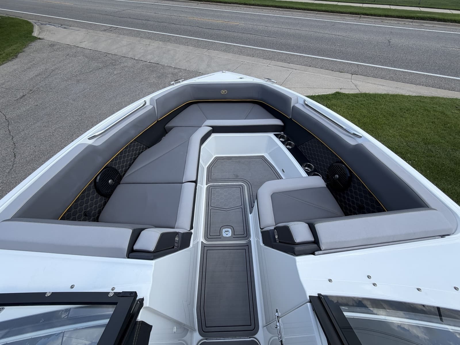 2021 Cobalt R8 Surf - Photo 6