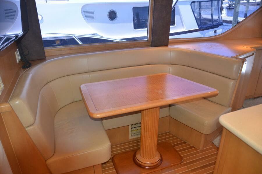 1999 Hatteras 60 Convertible - Photo 9