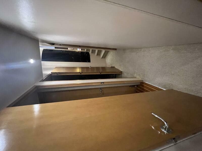 1999 Hatteras 60 Convertible - Photo 26