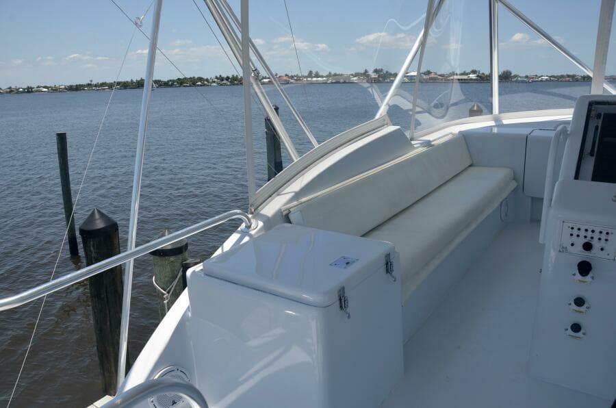1999 Hatteras 60 Convertible - Photo 6