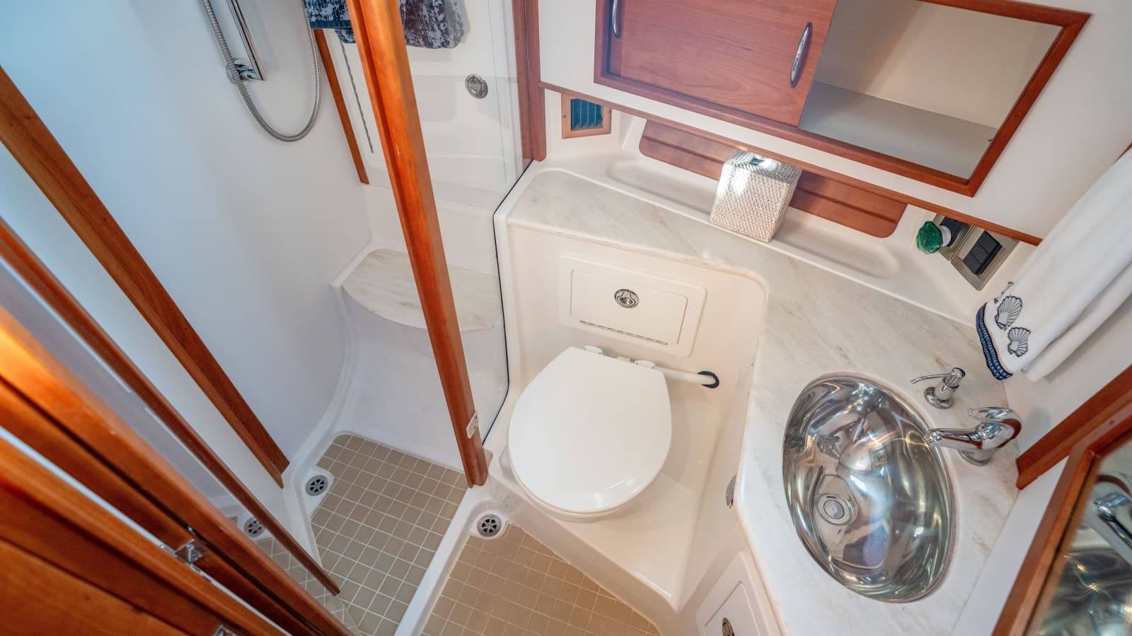 2016 Sabre 48 - Photo 38