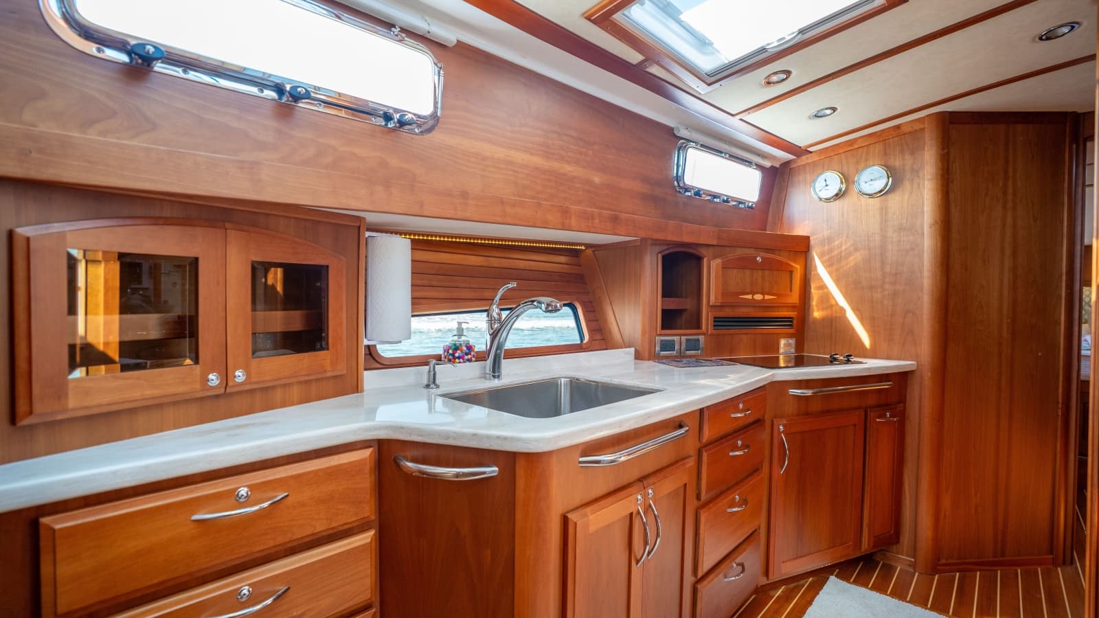 2016 Sabre 48 - Photo 41