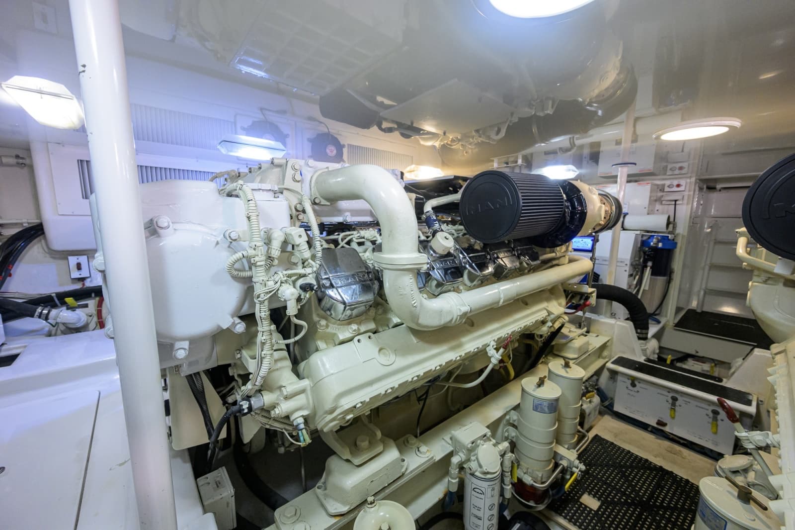 2009 Viking 50 Convertible - Photo 42