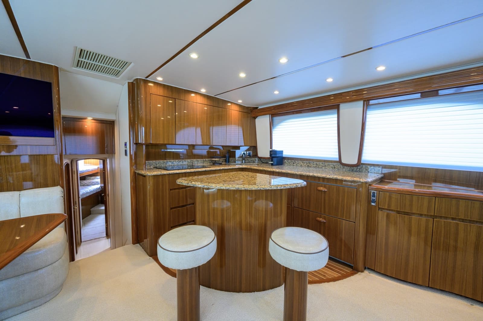 2009 Viking 50 Convertible - Photo 6