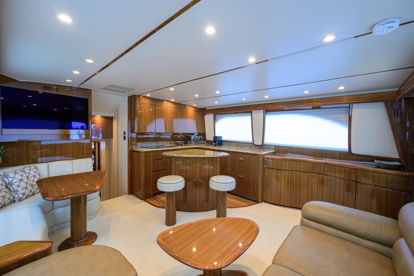 2009 Viking 50 Convertible - Photo 5