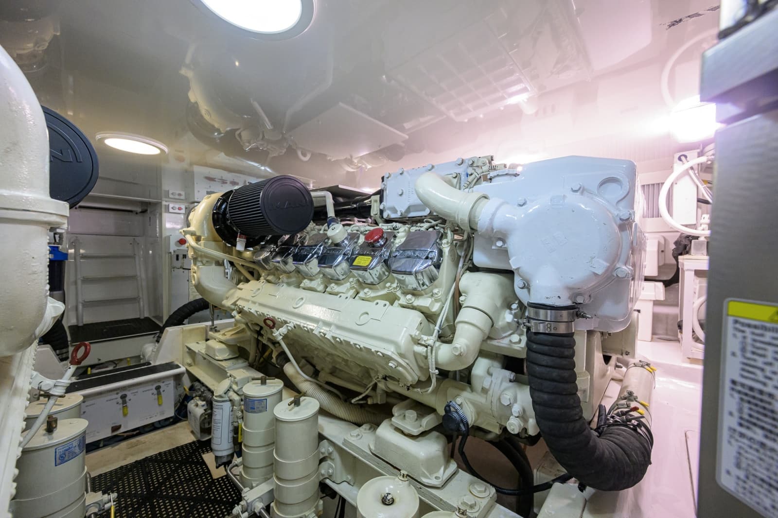 2009 Viking 50 Convertible - Photo 43