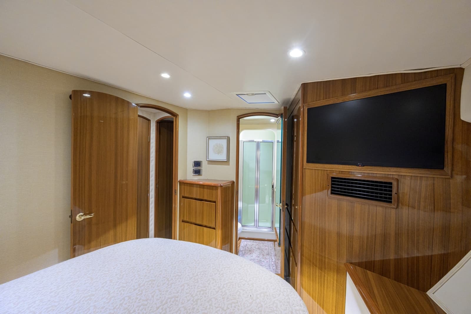 2009 Viking 50 Convertible - Photo 11