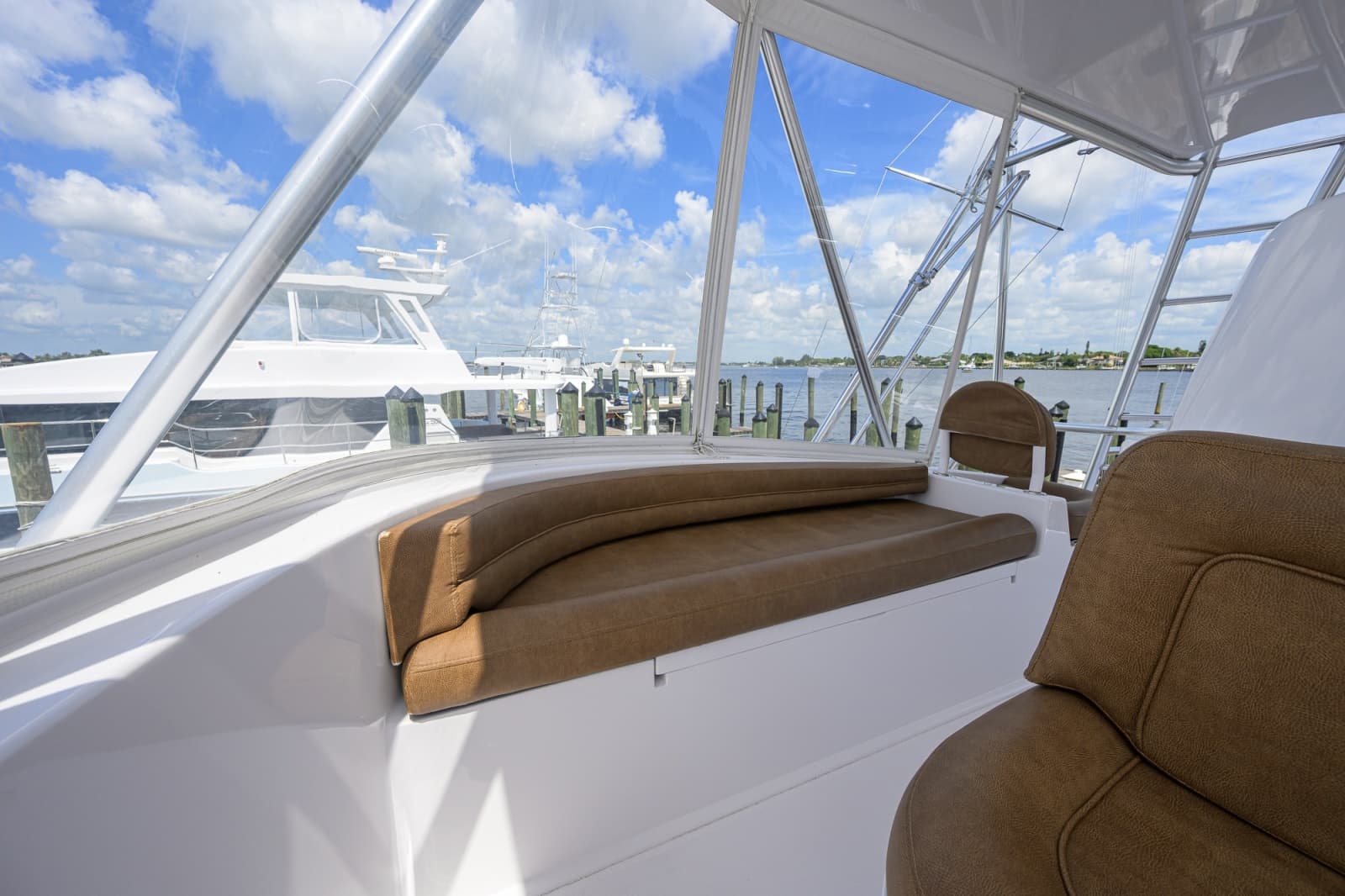 2009 Viking 50 Convertible - Photo 26