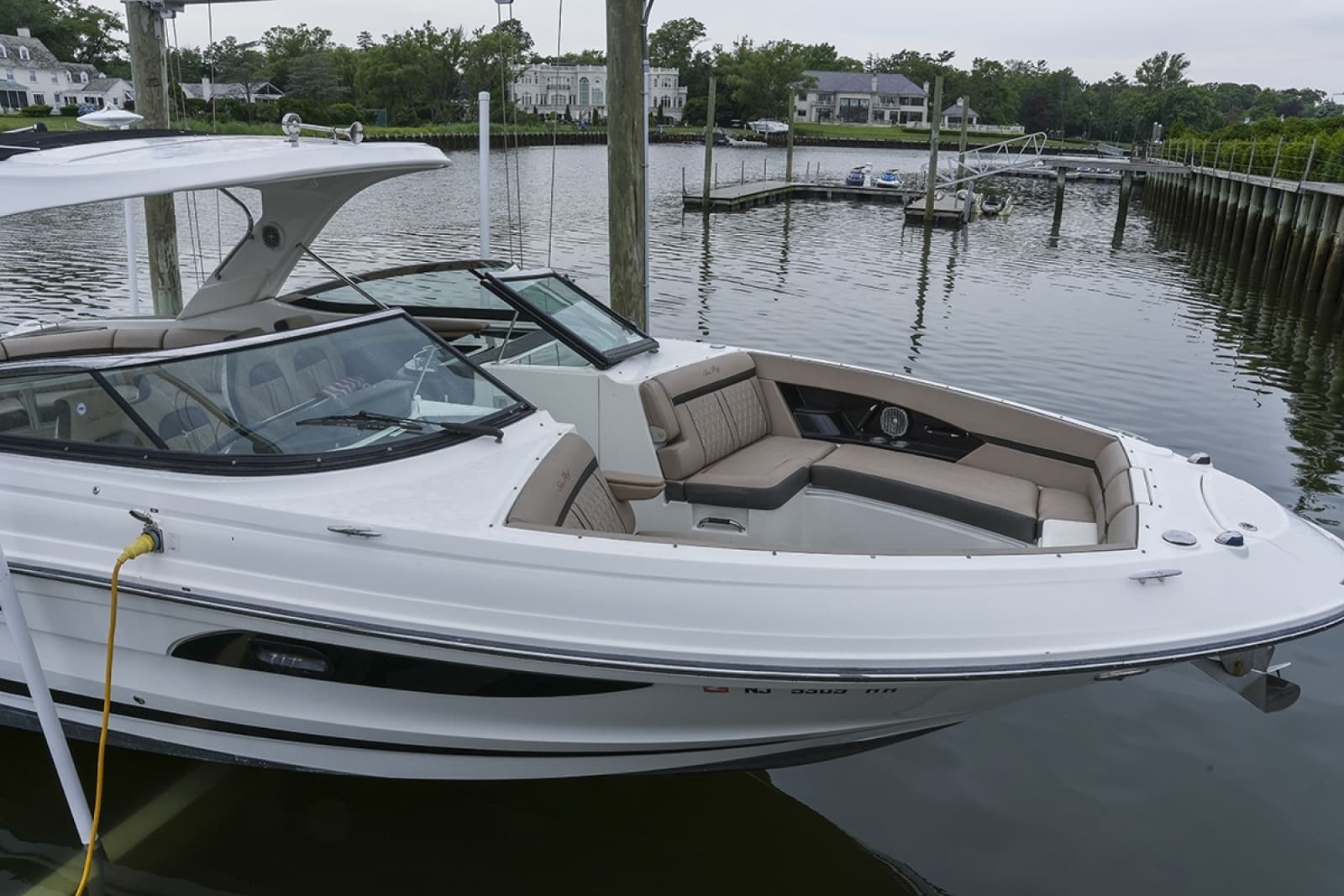 2018 Sea Ray SLX 350 - Photo 3