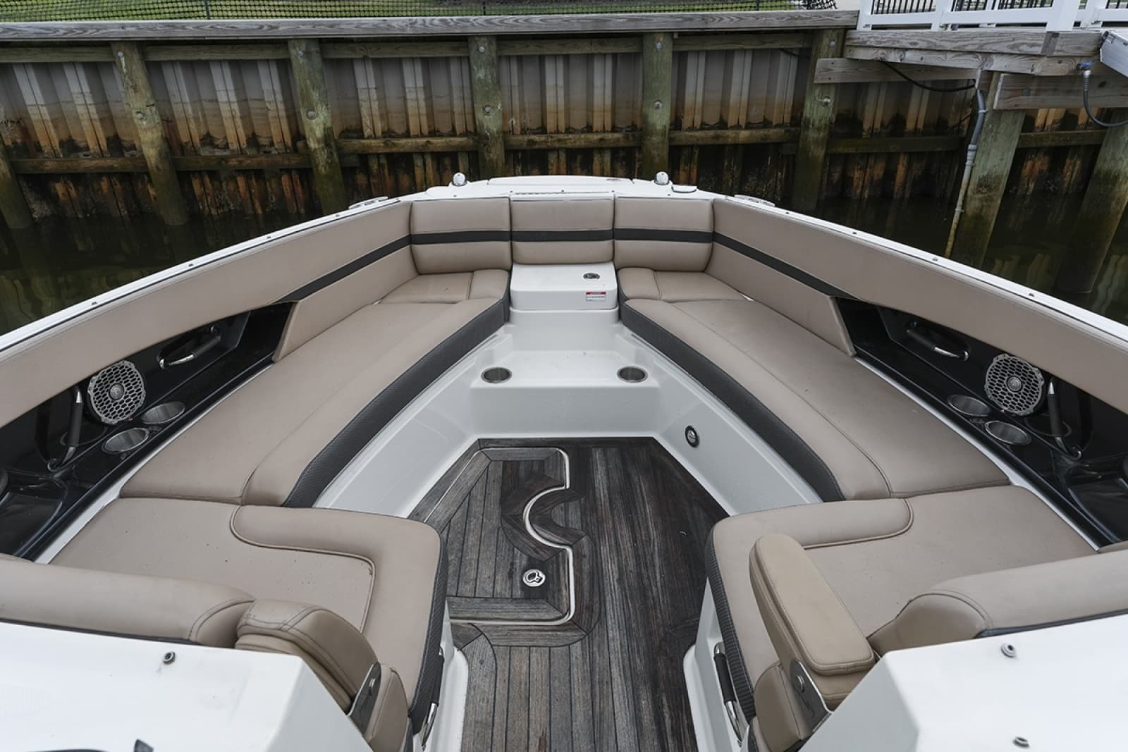 2018 Sea Ray SLX 350 - Photo 12