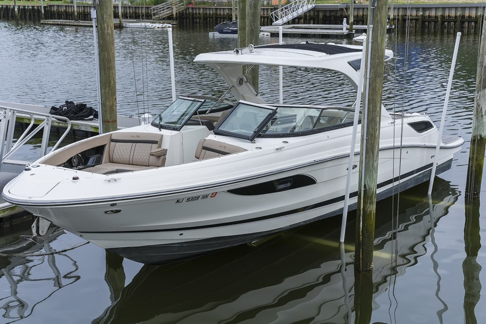 2018 Sea Ray SLX 350 - Photo 1