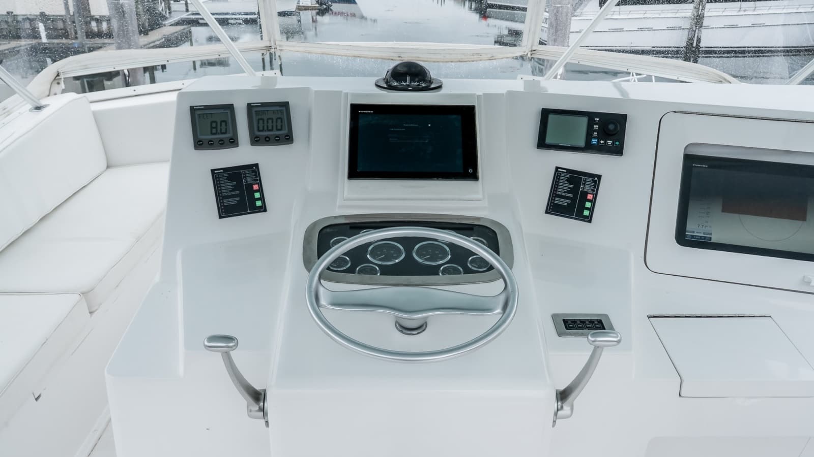 2000 Viking 50 Convertible - Photo 21