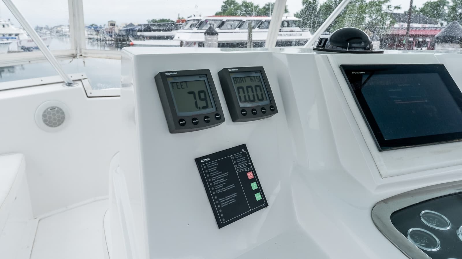 2000 Viking 50 Convertible - Photo 19