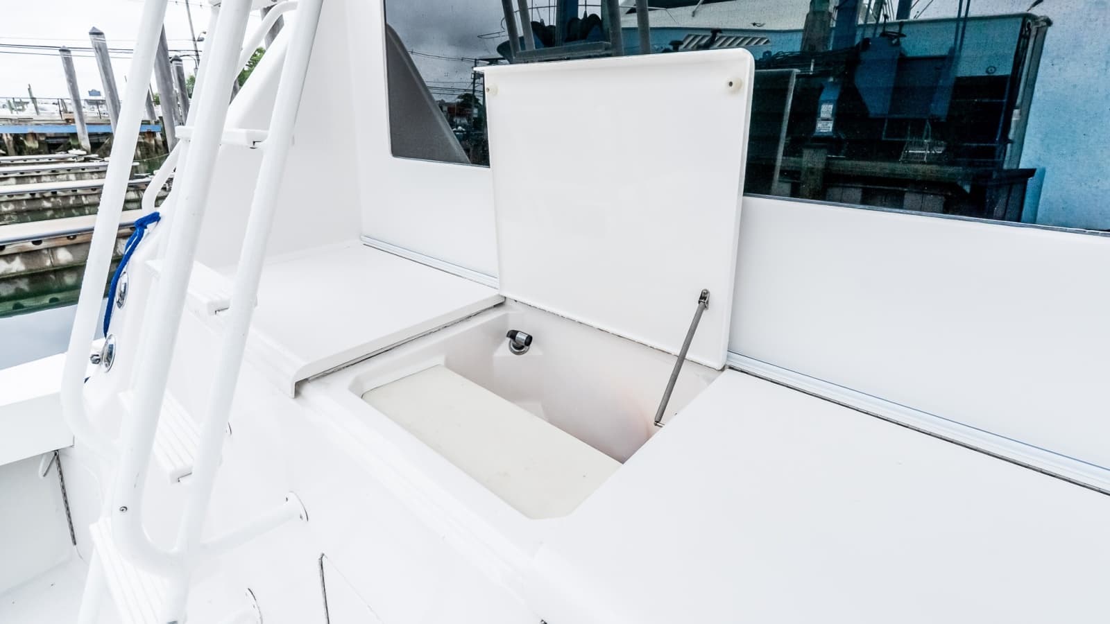2000 Viking 50 Convertible - Photo 13
