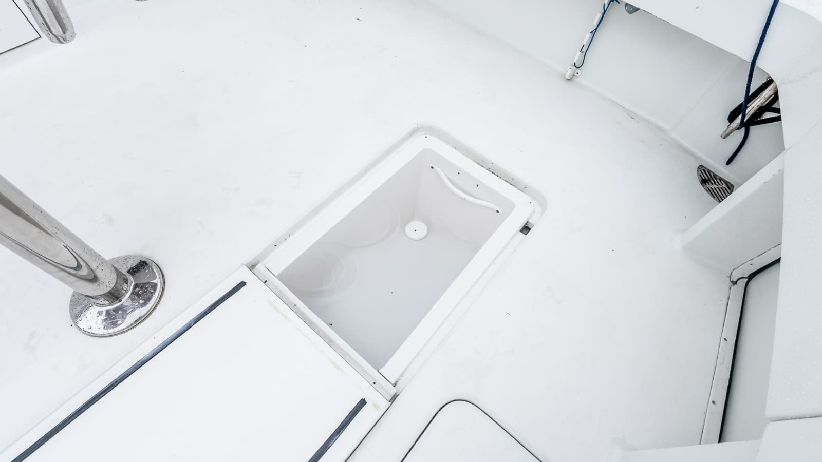 2000 Viking 50 Convertible - Photo 11