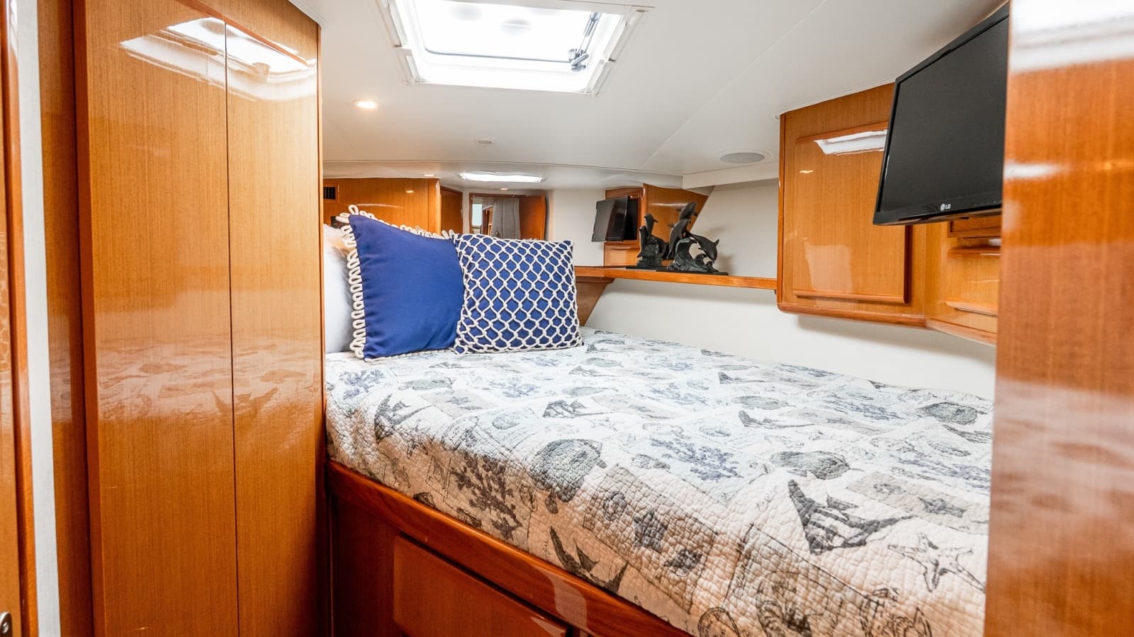 2000 Viking 50 Convertible - Photo 44