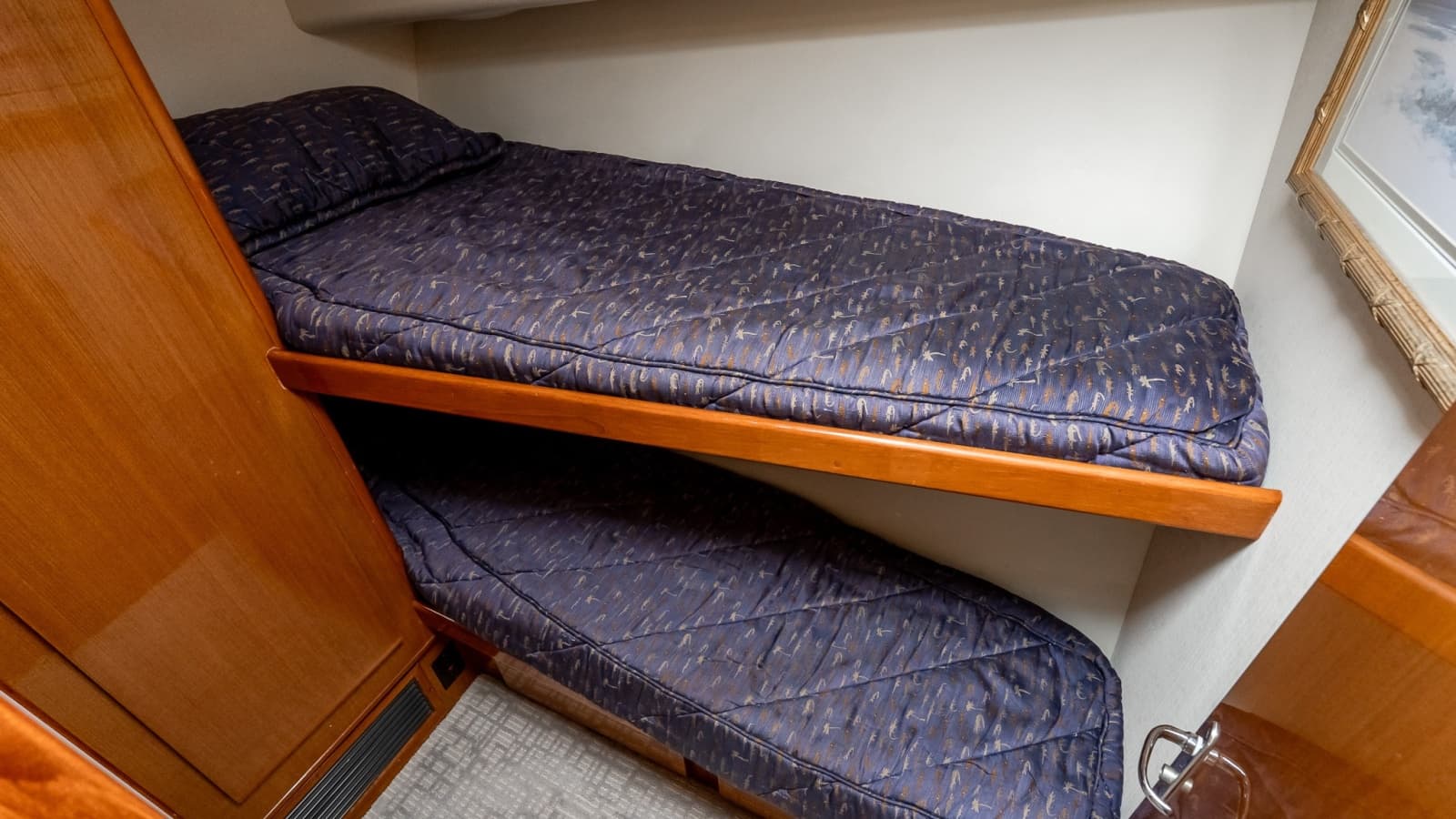 2000 Viking 50 Convertible - Photo 43