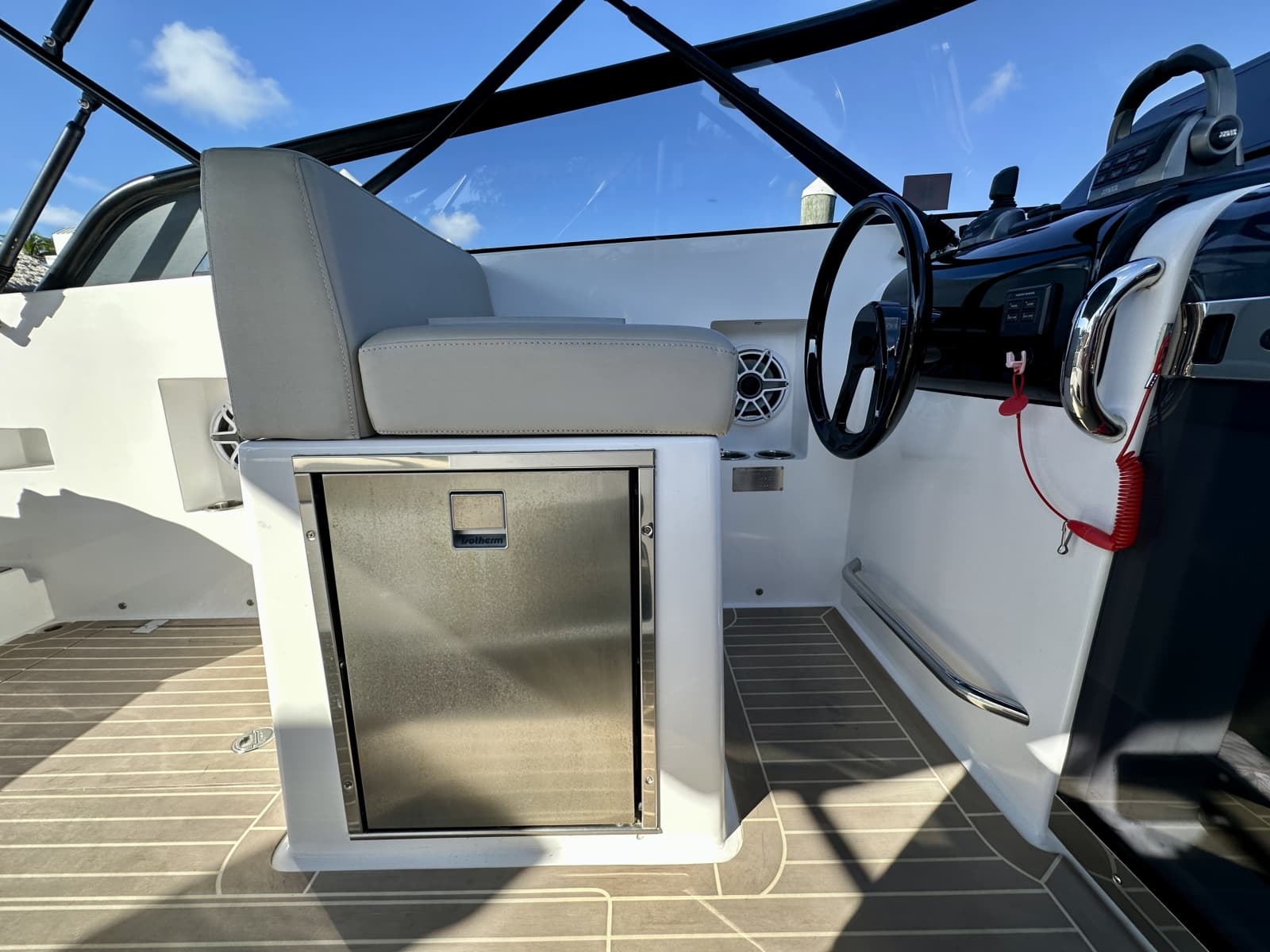 2023 VanDutch 32 - Photo 11