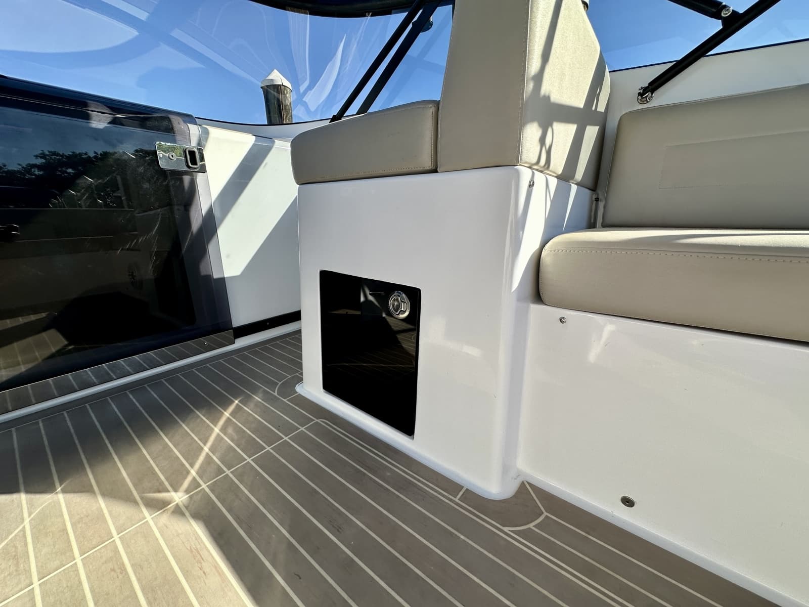 2023 VanDutch 32 - Photo 10