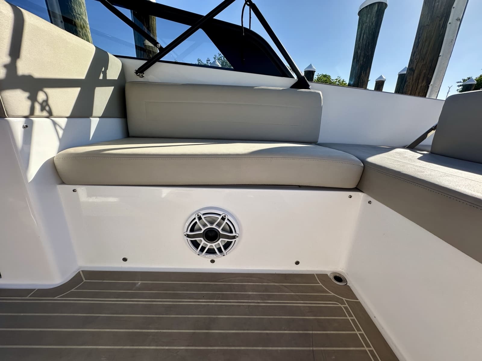 2023 VanDutch 32 - Photo 5