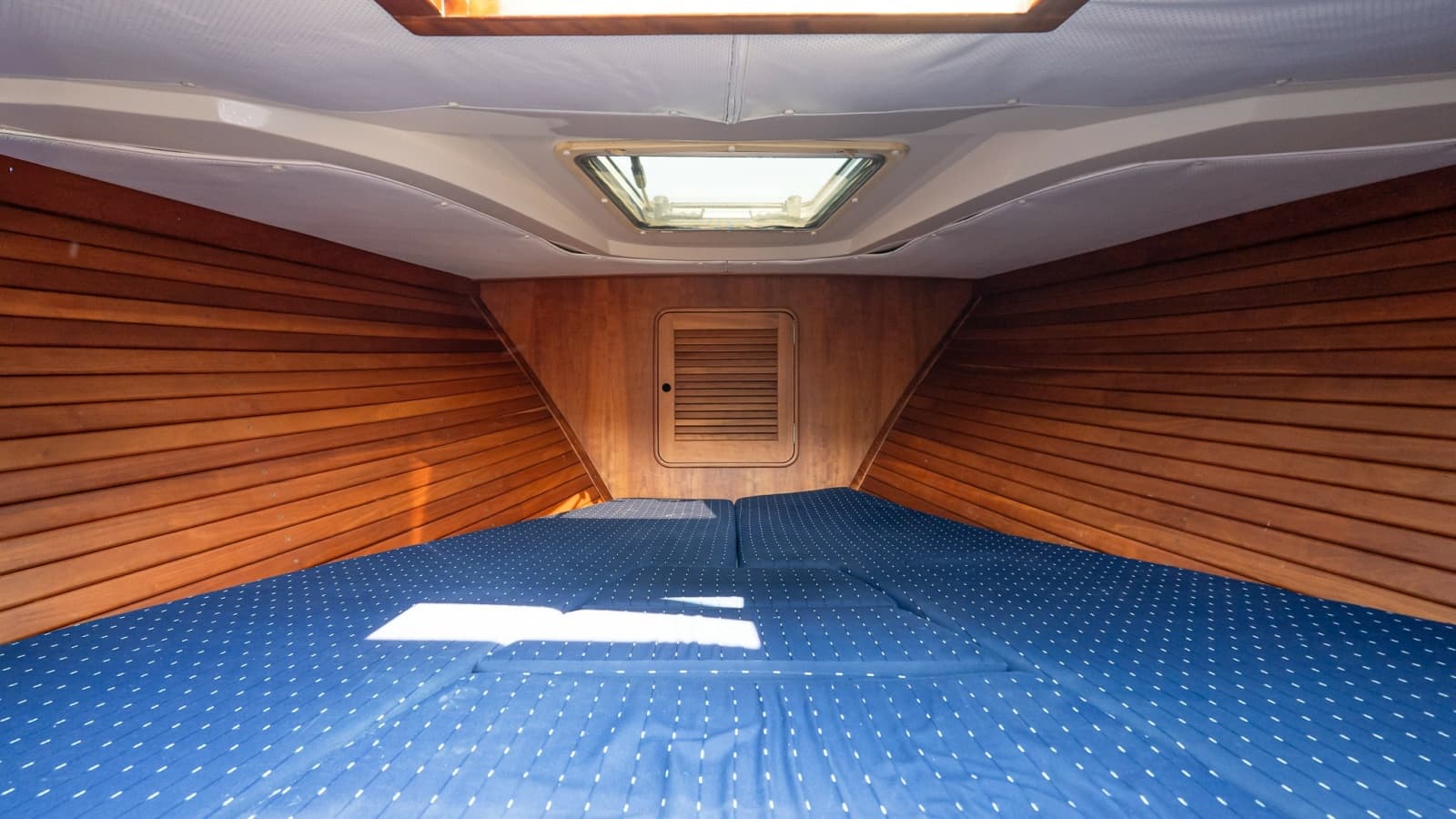 2005 Hinckley Talaria 29R - Photo 36