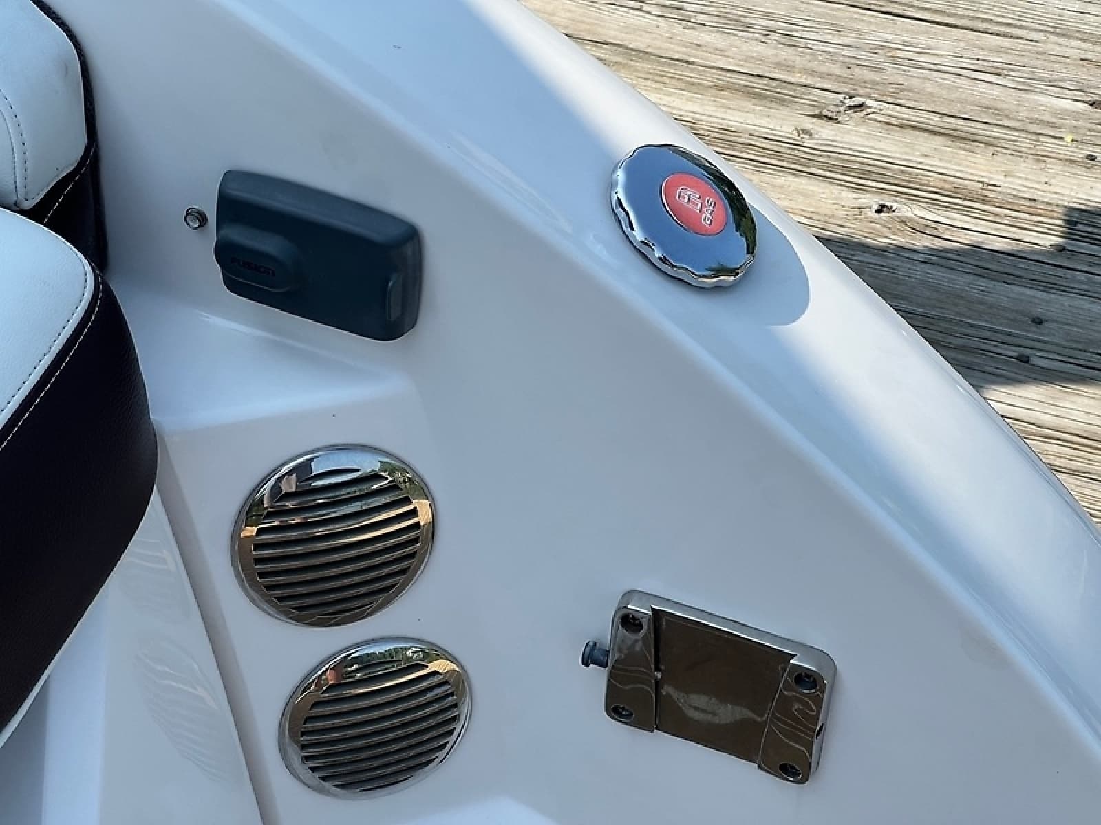 2016 Regal 3200 Bowrider - Photo 21