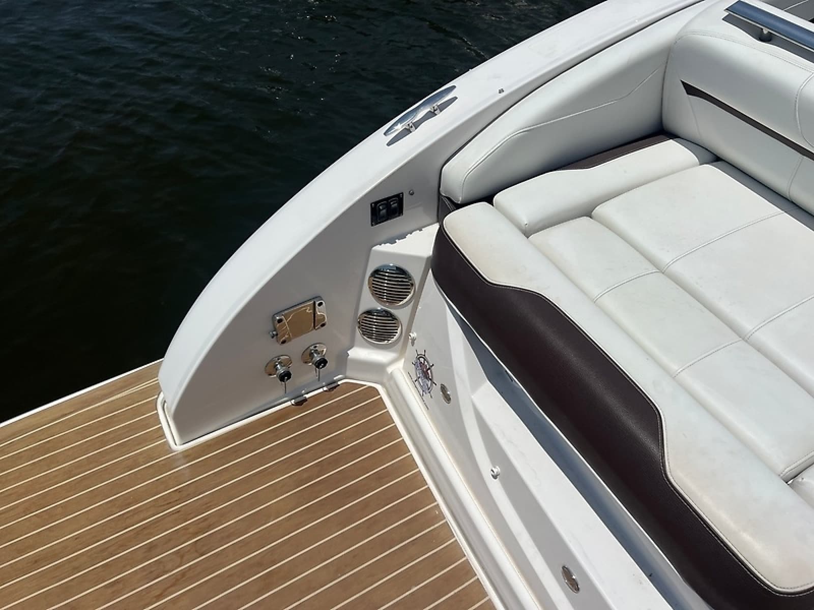 2016 Regal 3200 Bowrider - Photo 10