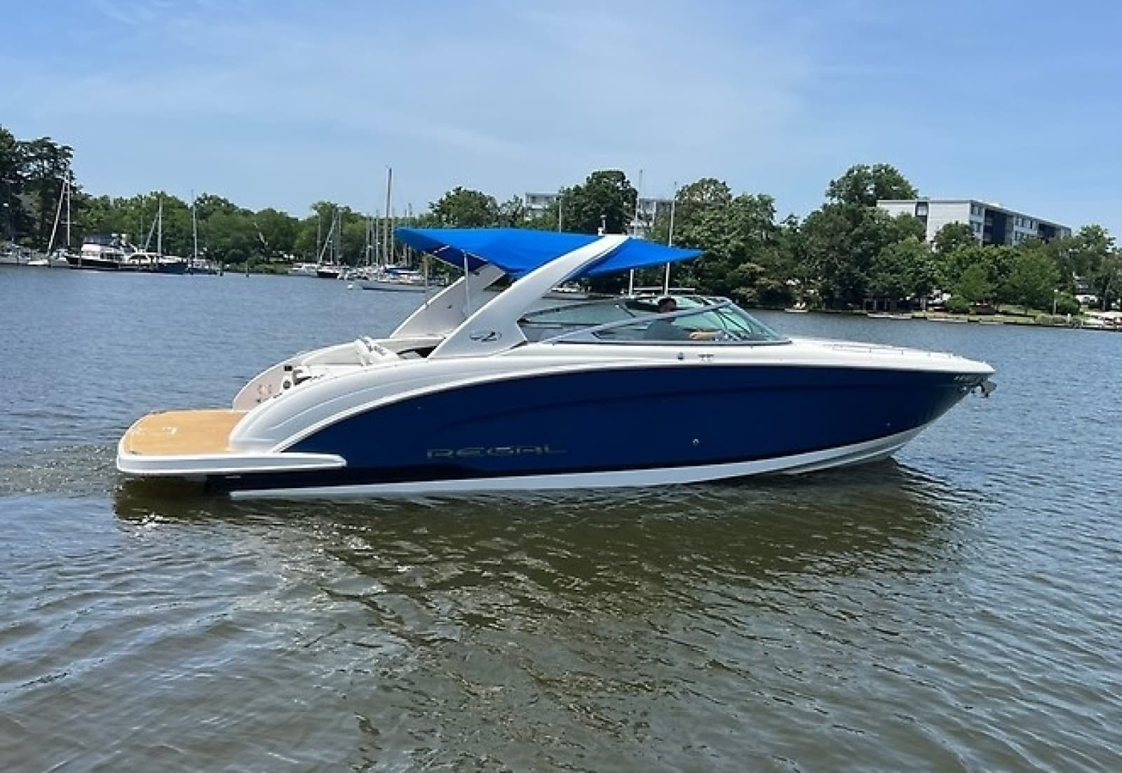 2016 Regal 3200 Bowrider - Photo 1