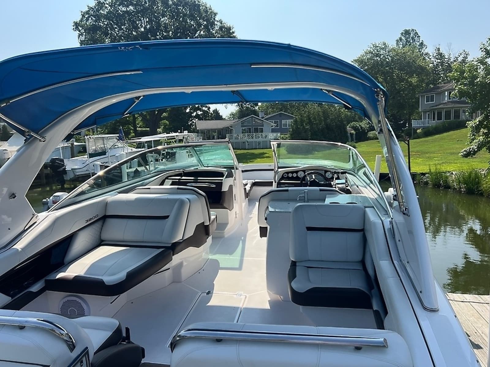 2016 Regal 3200 Bowrider - Photo 3
