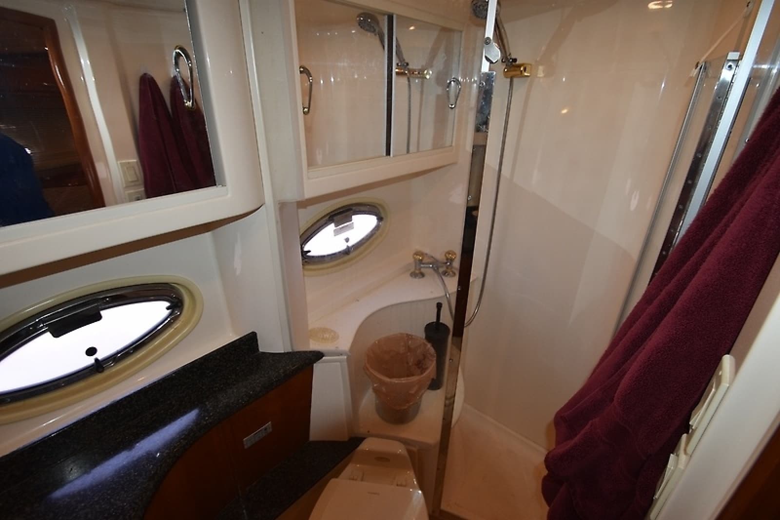 2004 Carver 466 Motor Yacht - Photo 55