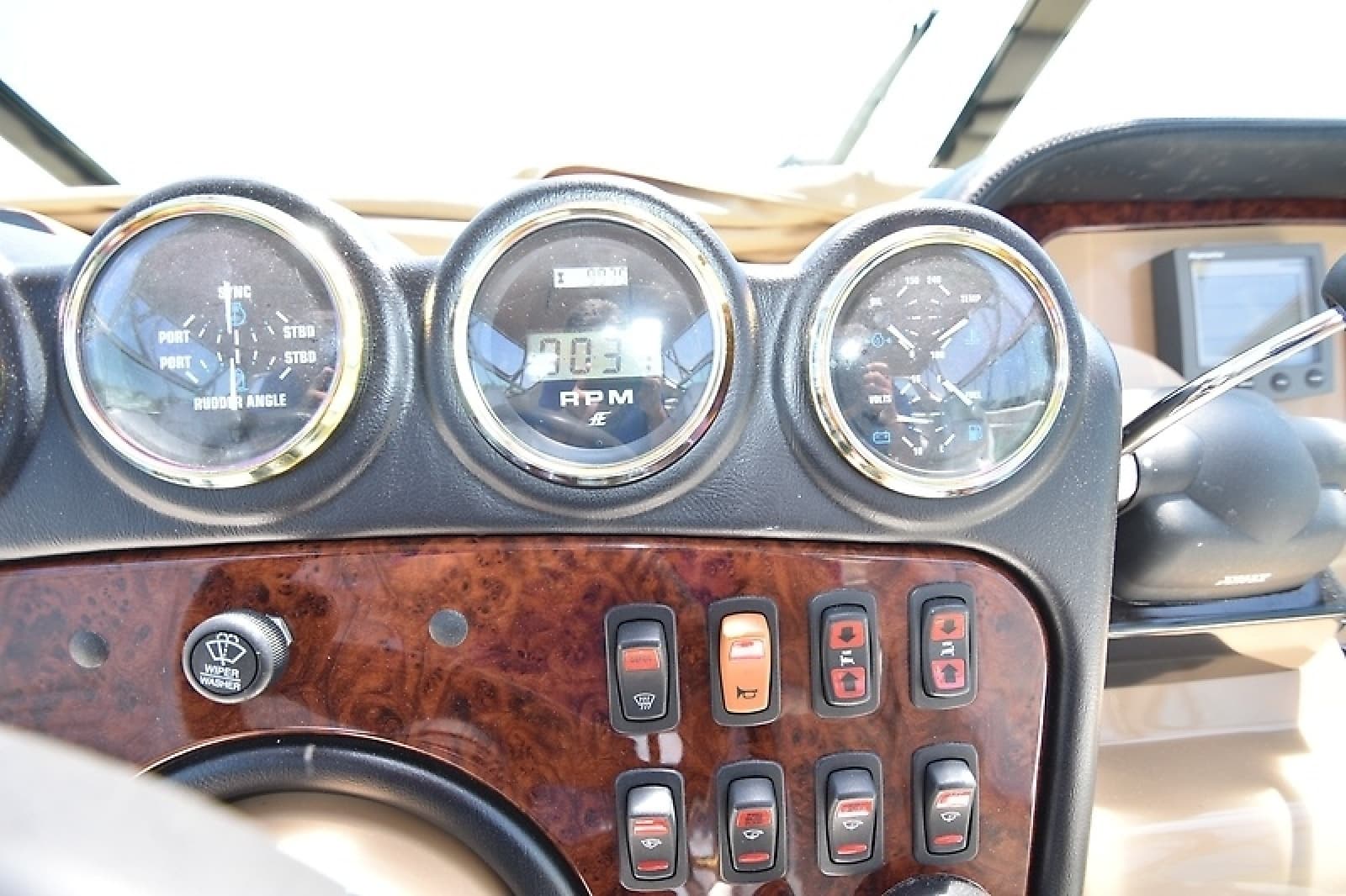 2004 Carver 466 Motor Yacht - Photo 22
