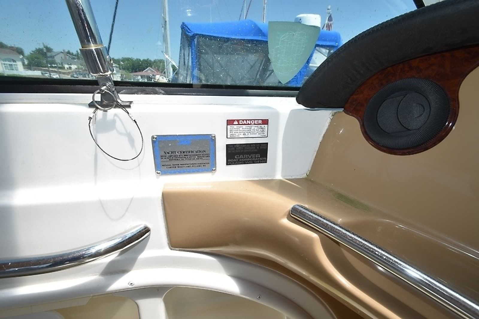 2004 Carver 466 Motor Yacht - Photo 17