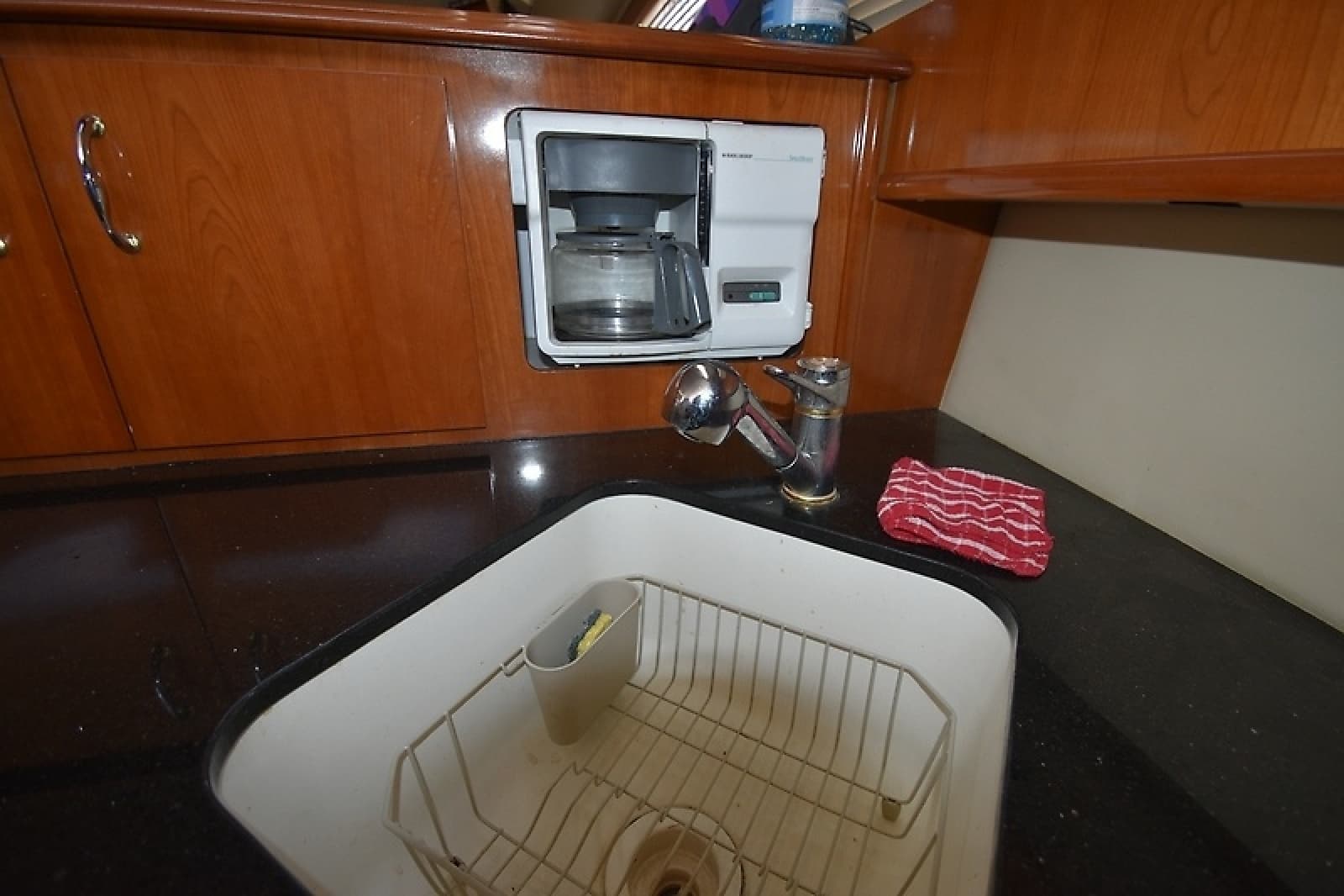 2004 Carver 466 Motor Yacht - Photo 43