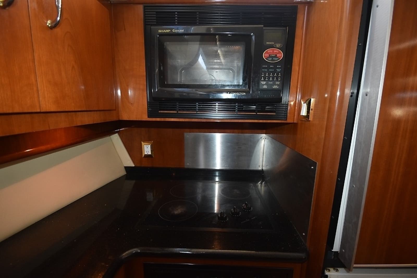 2004 Carver 466 Motor Yacht - Photo 39