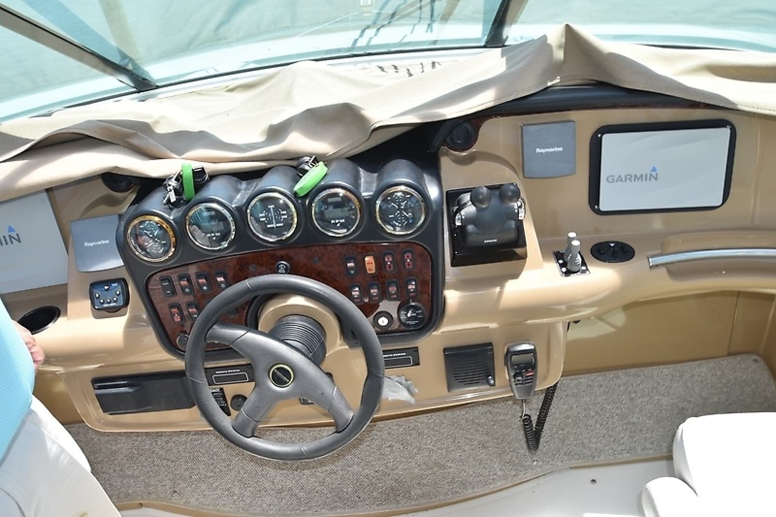 2004 Carver 466 Motor Yacht - Photo 13