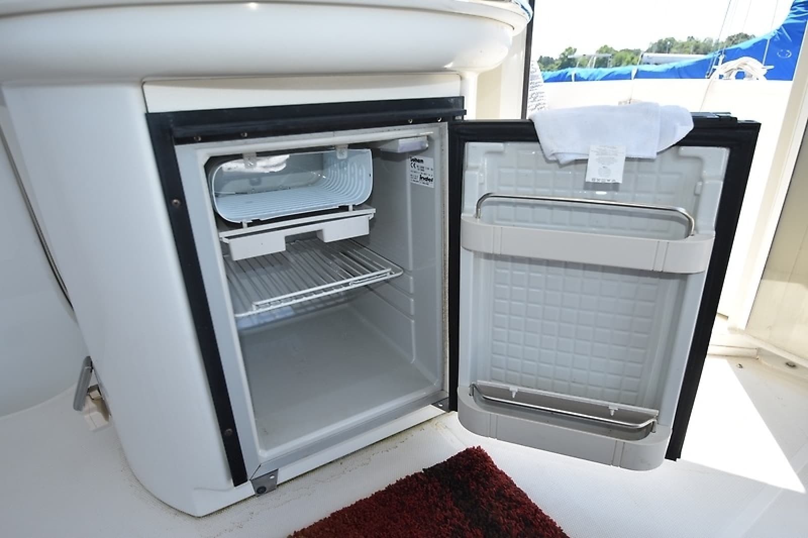 2004 Carver 466 Motor Yacht - Photo 12