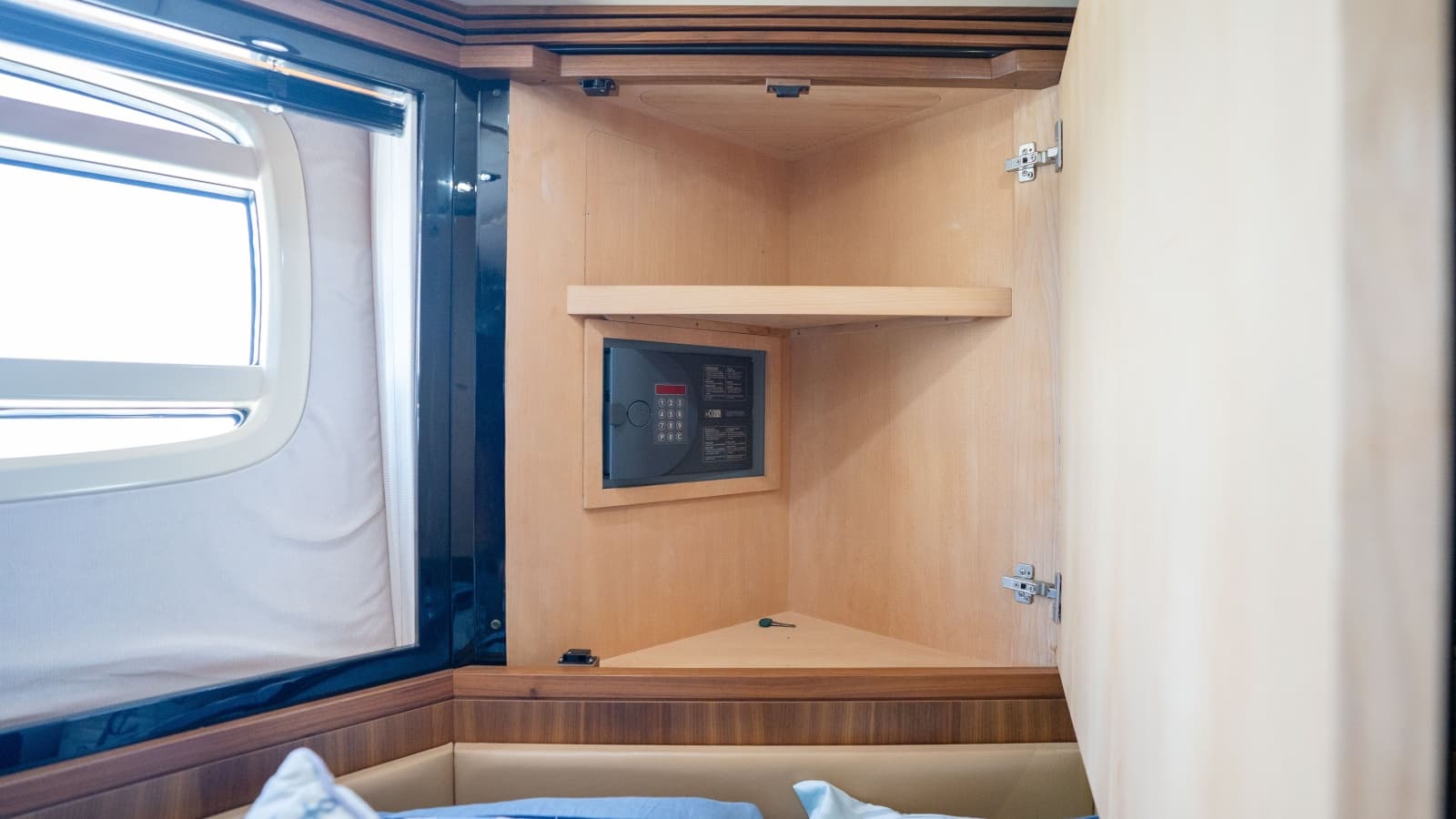 2012 Azimut Magellano 50 - Photo 36