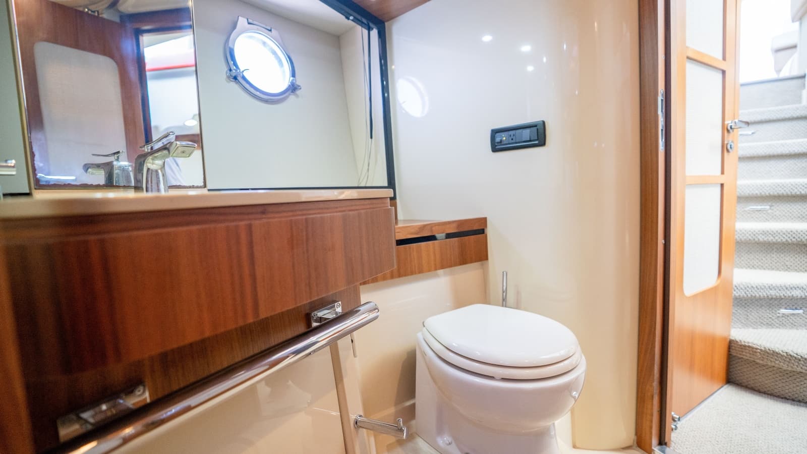 2012 Azimut Magellano 50 - Photo 44